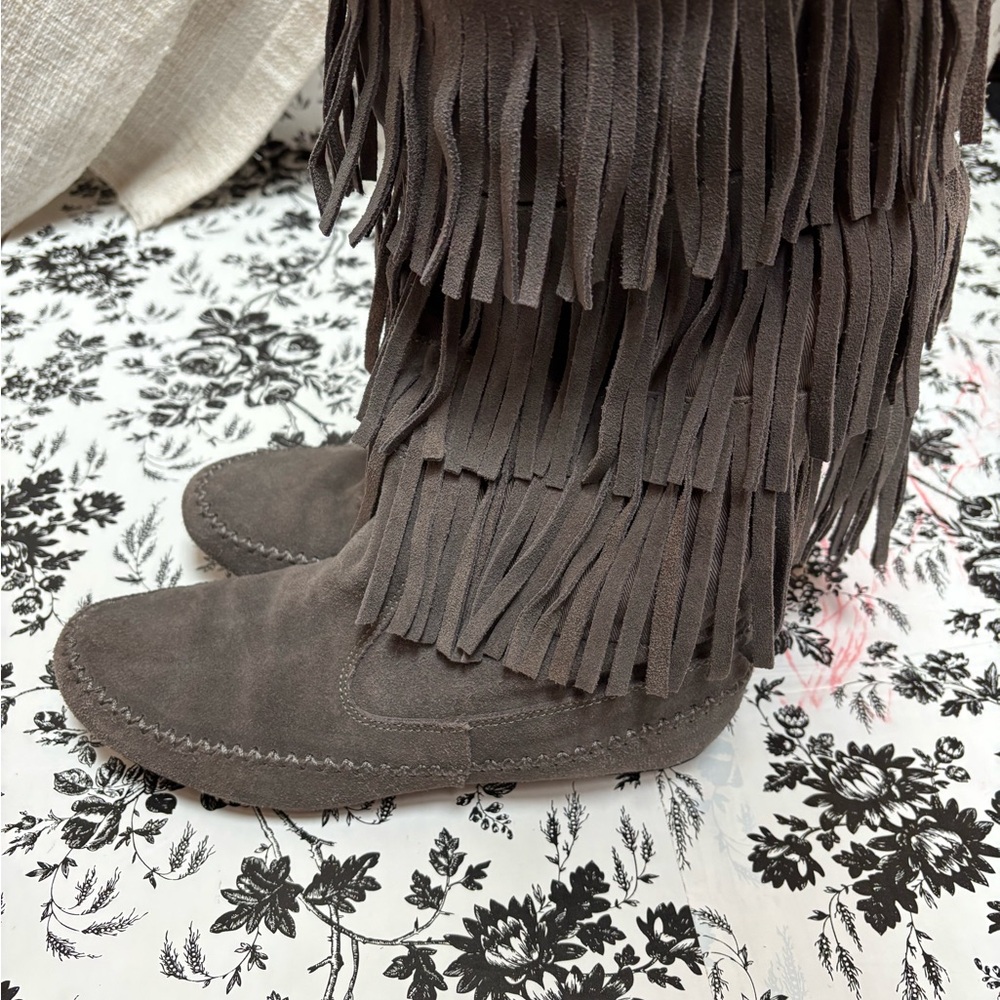 Fringe Suede Boots - Gray